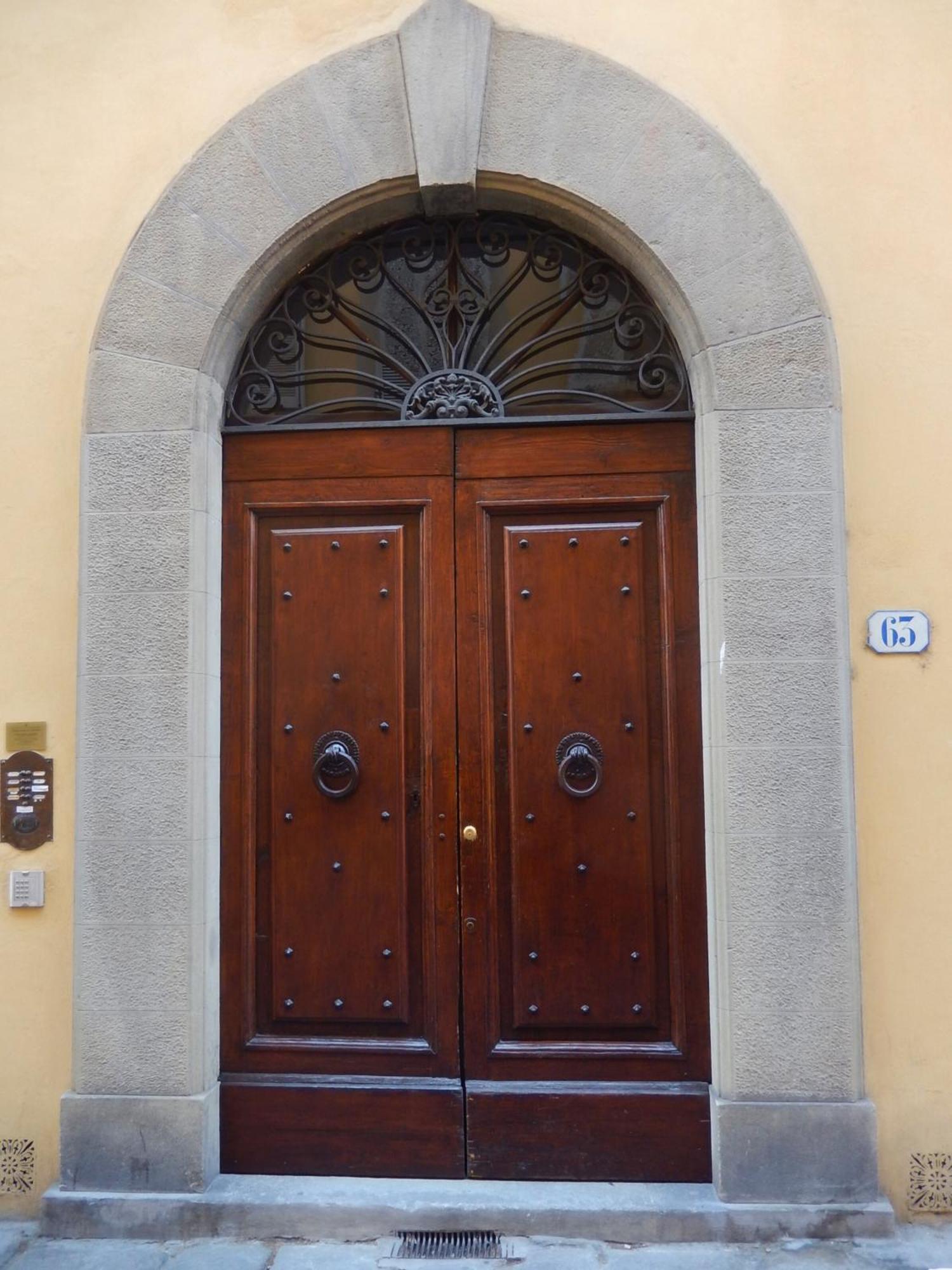 Appartamento Bright 3-bedroom With Patio In Historic Center Near Duomo
